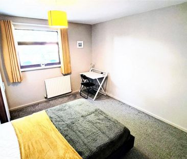 1 bedroom in a house share to rent - Photo 4