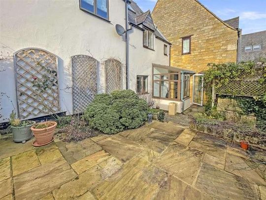 Wolds End Close, Chipping Campden, GL55 - Photo 1