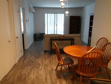 1770 Av. Victoria - Photo 2