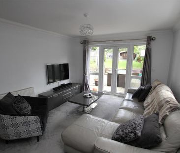 4 bedroom detached house to rent - Photo 3