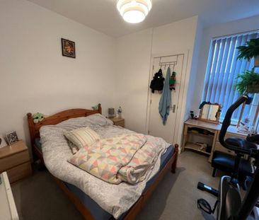 2 Bedroom Flat / Apartment - Leigh Road, Eastleigh - Photo 5