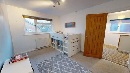 3 bedroom semi-detached house to rent - Photo 5