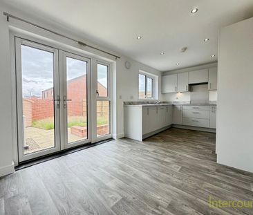 3 bedroom semi-detached house to rent - Photo 6