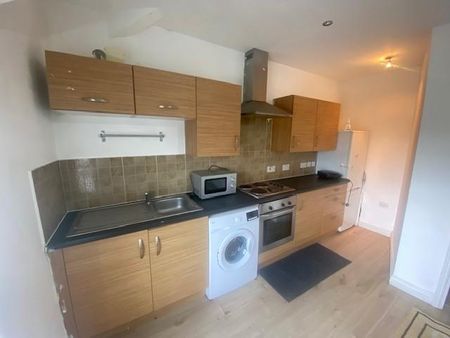 2 bedroom apartment to rent - Photo 4