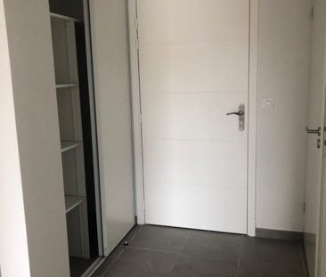 T3 AVEC BALCON ET DEUX PARKINGS - Photo 3