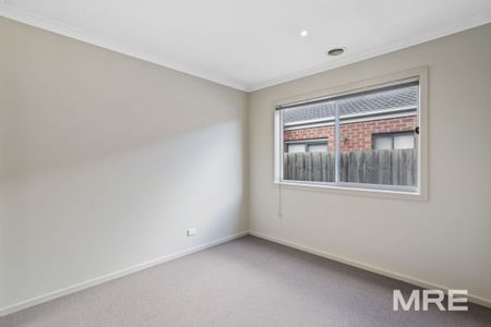 250 Boardwalk Boulevard, Point Cook - Photo 4