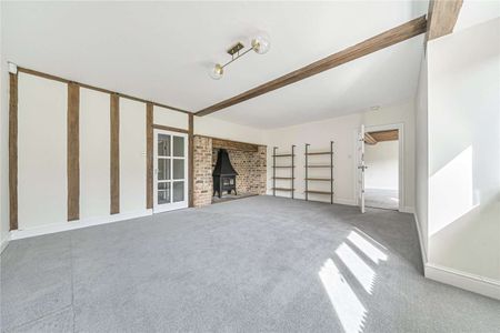 A stunning family home in the sought after Wildernesse Estate. - Photo 2