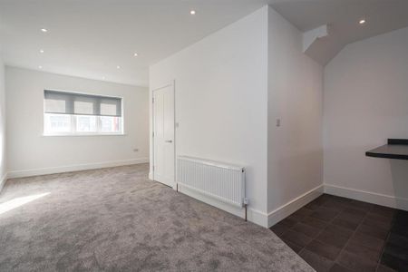 1 bedroom duplex to rent - Photo 3