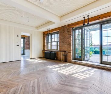 4 bedroom flat to rent - Photo 1