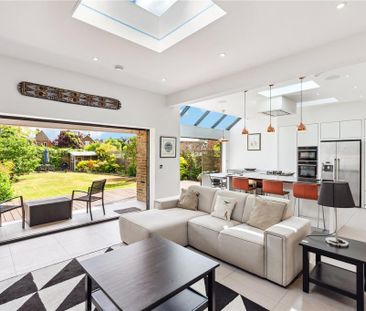 5 bedroom detached house to rent - Photo 4