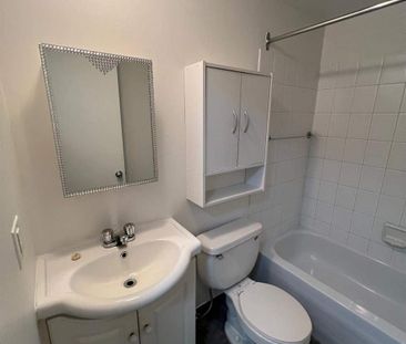 1 CH - 1 SDB - Saint-Eustache - $1,150 /mo - Photo 3