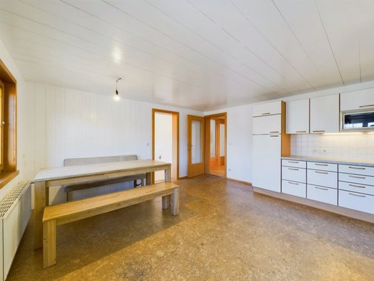 Großzügige 3,5-Zimmer-Etagenwohnung mit Garten, Loggien und Gartenhaus in Lustenau! - Photo 1