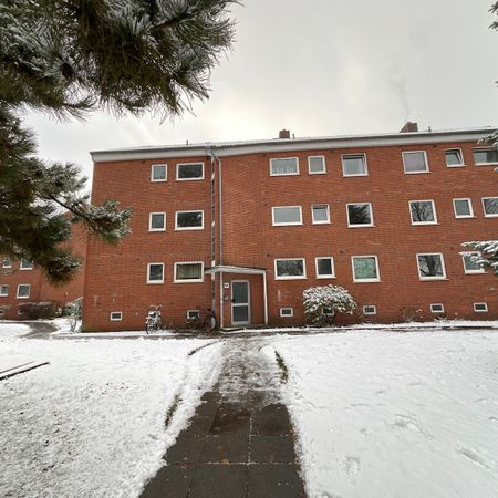 3 Zimmer-Wohnung in der zweiten Etage mit Balkon und Tageslichtbad mit Wanne - Photo 4