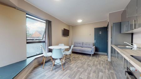 5 bedroom flat to rent - Photo 2