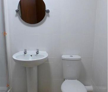 1 bedroom retirement property to rent - Photo 2