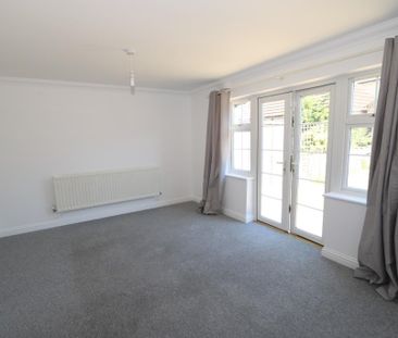 2 bedroom terraced house to rent - Photo 3