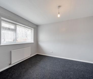 3 bedroom end of terrace house to rent - Photo 2