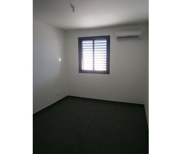 Location Appartement 2 pièces 43m² ST DENIS 97400 - Photo 1