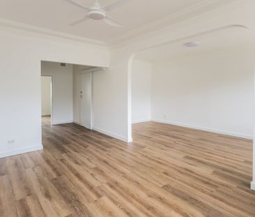 Family sized 3-bedroom home right near the beach in Nelson Bay! - Photo 1