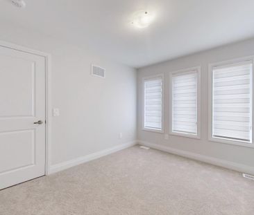 For Lease - 111 Corley Street, Kawartha Lakes, Ontario - Photo 6