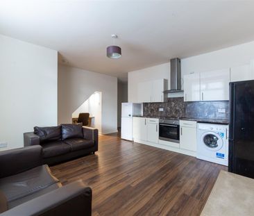 2 bed flat to rent in Bothal Street, Byker, NE6 - Photo 1