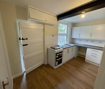 2 bedroom semi-detached house to rent - Photo 4