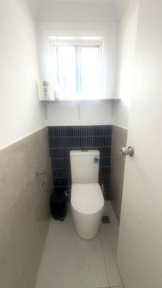 Quality Family Residence in Peaceful Edensor Park for RENT! - Photo 1