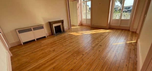 Location appartement de 211 m² - 5 pièces à Vannes - Photo 1