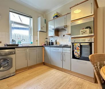 1 bedroom in a house share to rent - Photo 6