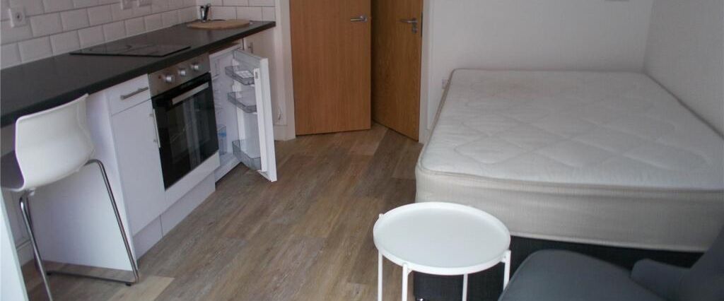 Studio to rent - Photo 1