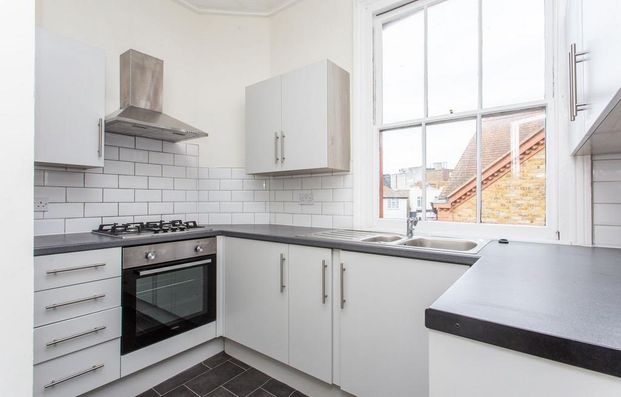 2 bedroom flat to rent - Photo 1