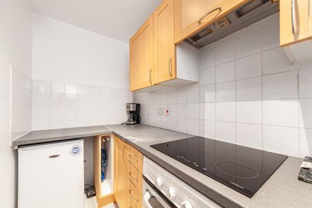 1 bedroom flat to rent - Photo 2