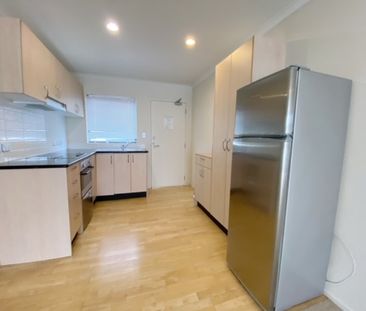 NEWMARKET - Two Bedroom Two Bathroom Apartment - Photo 2