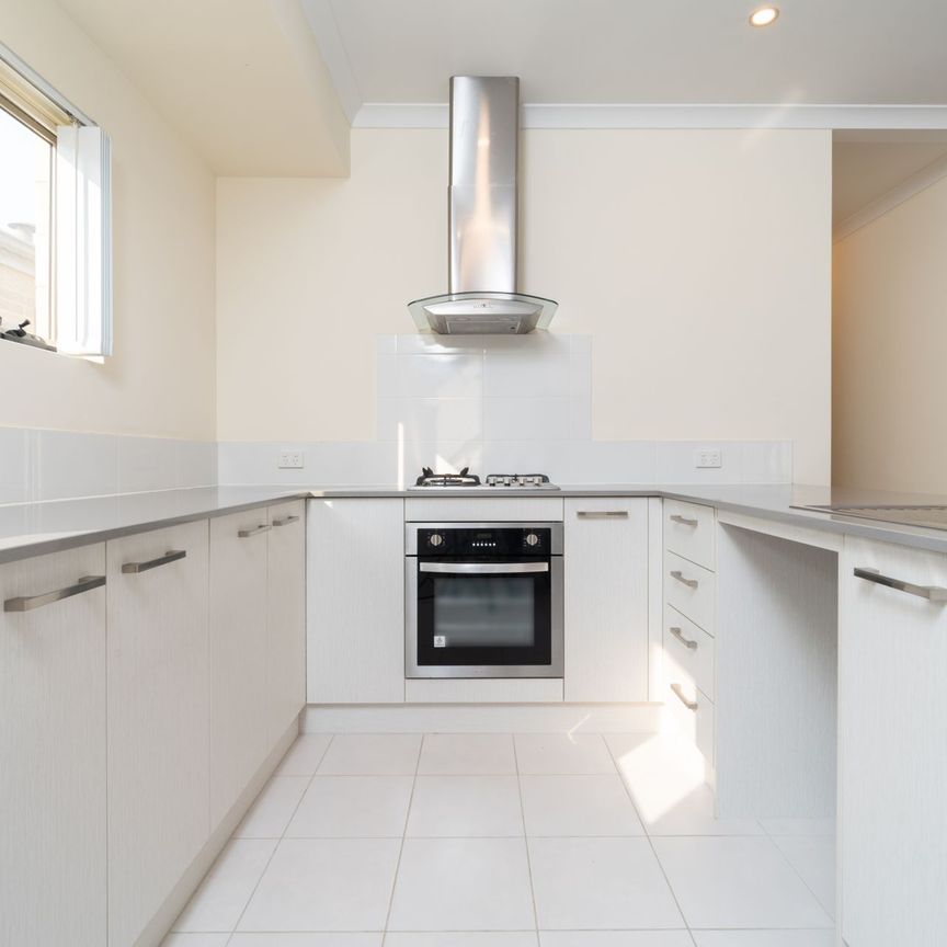 Close to All Amenities and Parklands @$750 Per Week - Photo 1