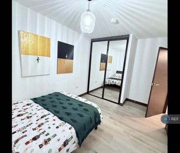 3 bedroom flat to rent - Photo 5