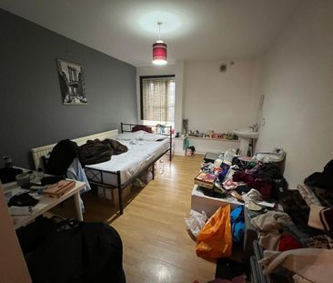 4 bedroom semi-detached house to rent - Photo 4
