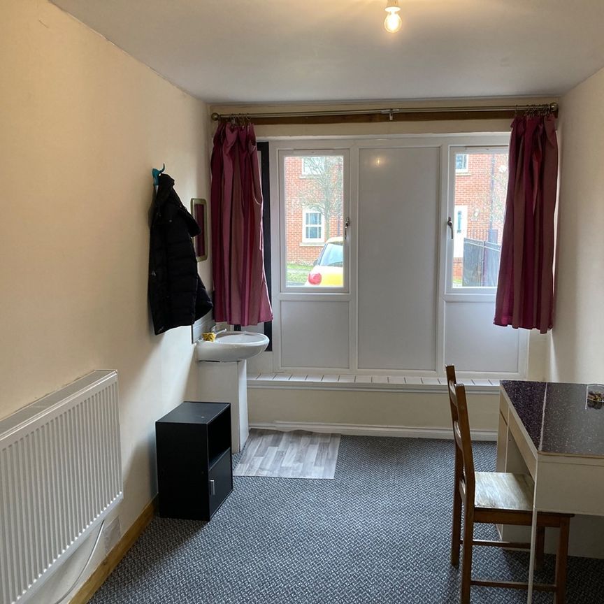 Room in a Shared House, Northcroft Way, B23 - Photo 1