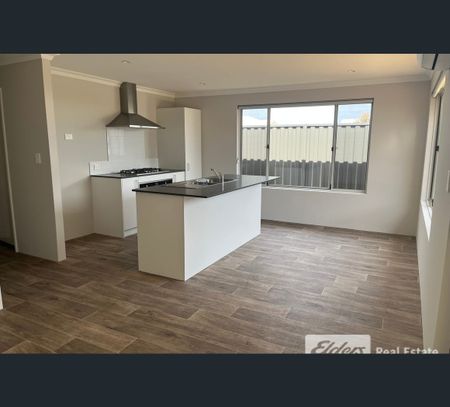 32 Tidal Drive, Port Kennedy, WA 6172 - Photo 4