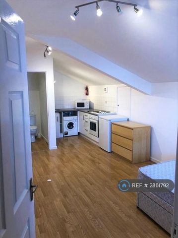 Studio to rent - Photo 4