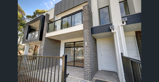 Modern Townhome with reserve frontage - Photo 1