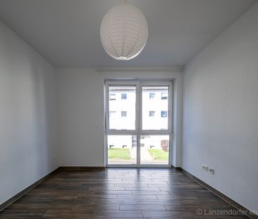 Entscheiden und direkt einziehen - ansprechende 3-Zimmer-Mietwohnung - Photo 5