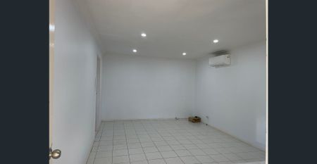 Huge block of land with fully fence - Photo 3