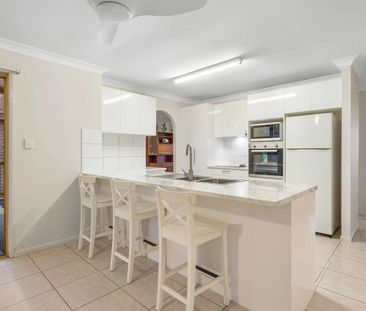 COMFORTABLE HOME WITH SPACE, CONVENIENCE AND VERSATILE LIVING IN PR... - Photo 4