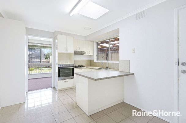 1/18 Circle Drive, Cranbourne, VIC 3977 - Photo 1