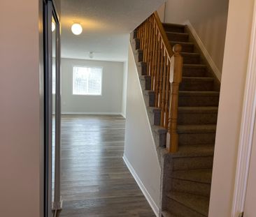 For Lease - 15 Coronation Parkway, Barrie, Ontario - Photo 2