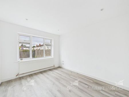 3 bedroom semi-detached house to rent - Photo 4