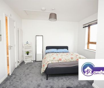 1 bedroom in a flat share to rent - Photo 5