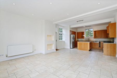 6 bedroom detached house to rent - Photo 5