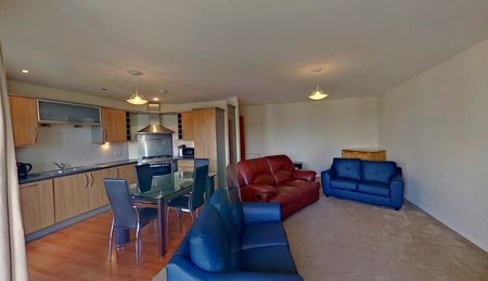 3 bedroom apartment to rent - Photo 4