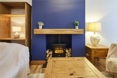 2 bedroom terraced house to rent - Photo 2